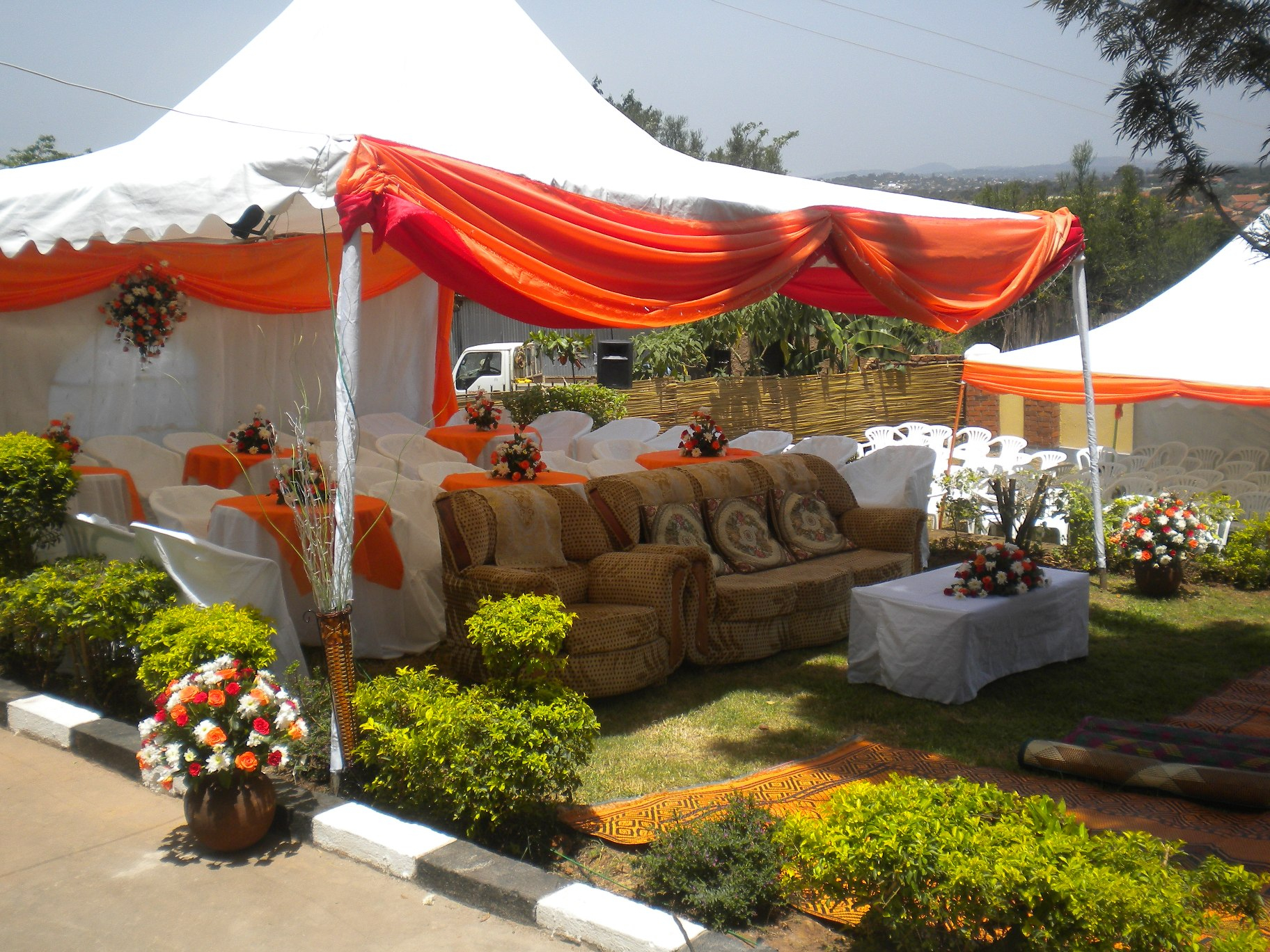 24+ Great Image of Traditional Wedding Tent Decorations - denchaihosp.com